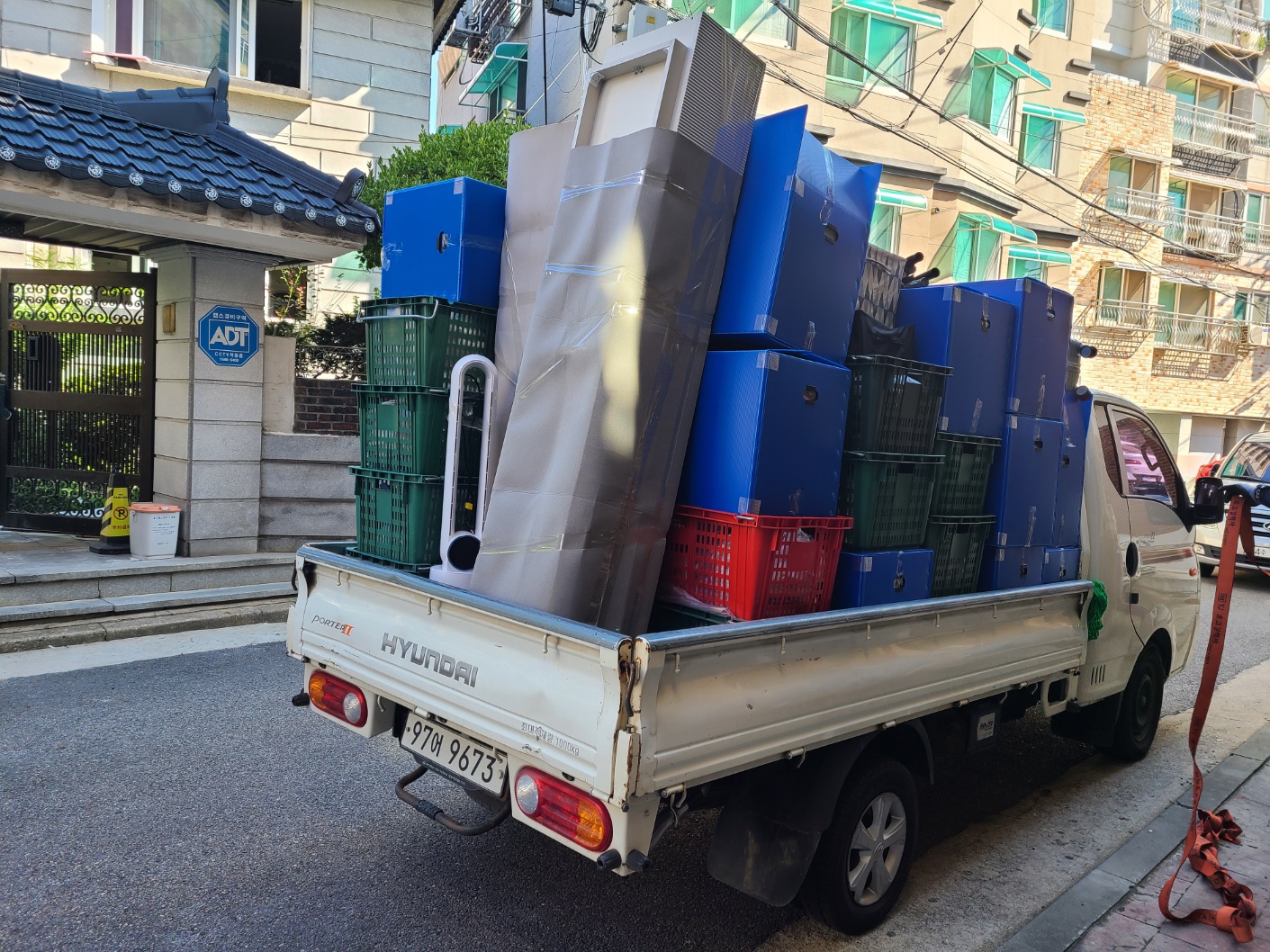 이사 완료 사진 – 신발장/베란다 정리